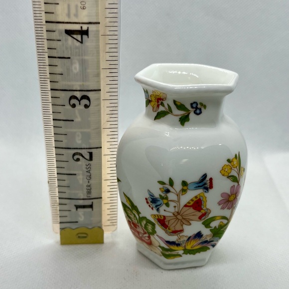 Ainsley Mini Vase Made in England - Picture 8 of 8